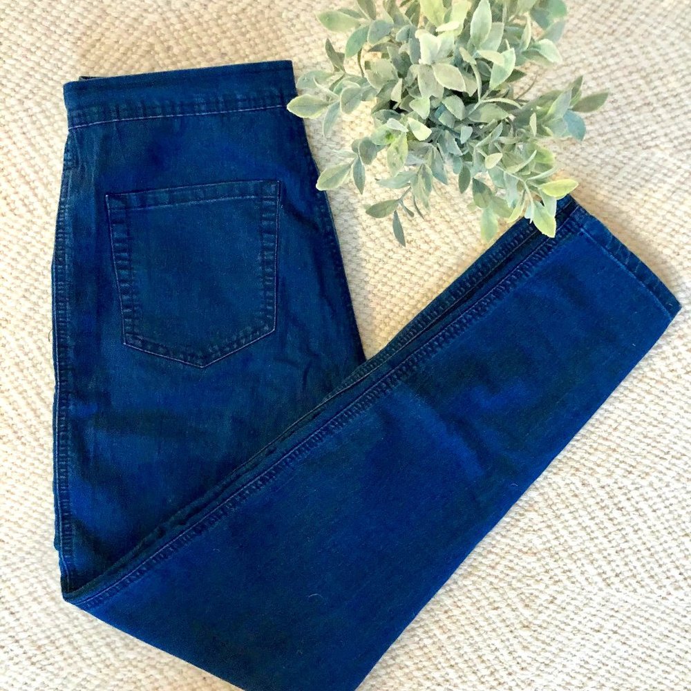 High-Waisted Skinny Jeans 31